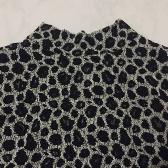 Cache Black Top. - Picture 2 of 4